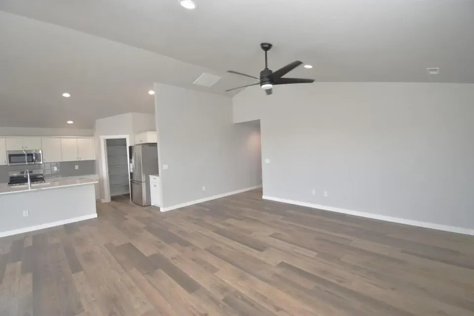 4 Bed 2 Bath Modern Contemporary Residence in Meridian, ID - 2