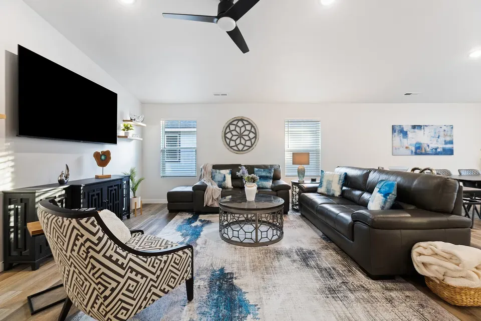 4 Bed 2 Bath Modern Contemporary Residence in Meridian, ID