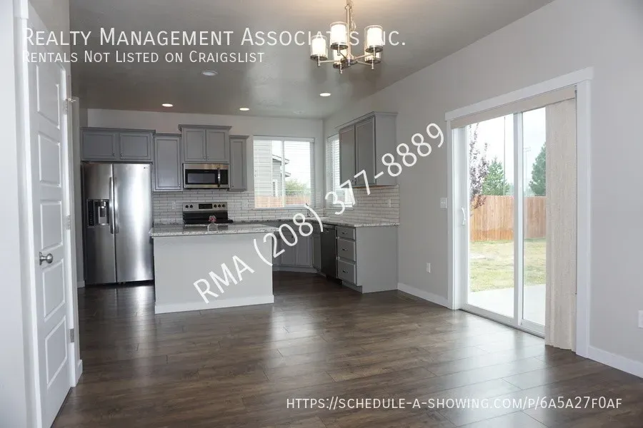 4 Bed 2 Bath Modern Contemporary Residence in Meridian, ID - 5