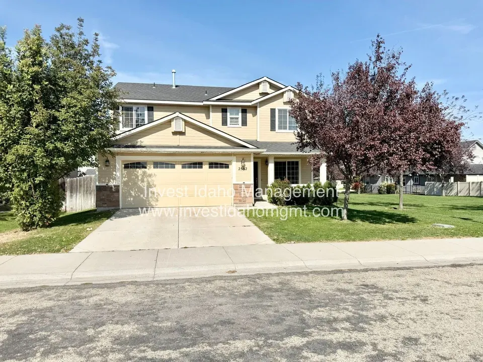 4 Bed 2 Bath Modern Contemporary Residence in Meridian, ID