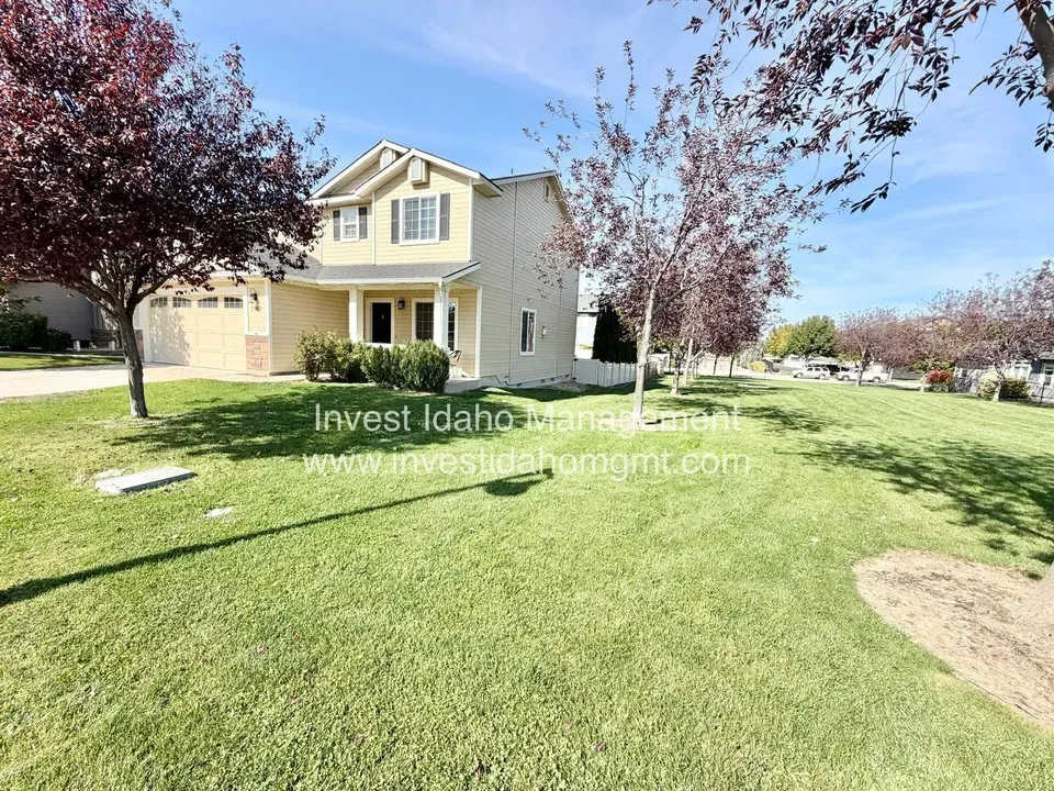 4 Bed 2 Bath Modern Contemporary Residence in Meridian, ID - 2