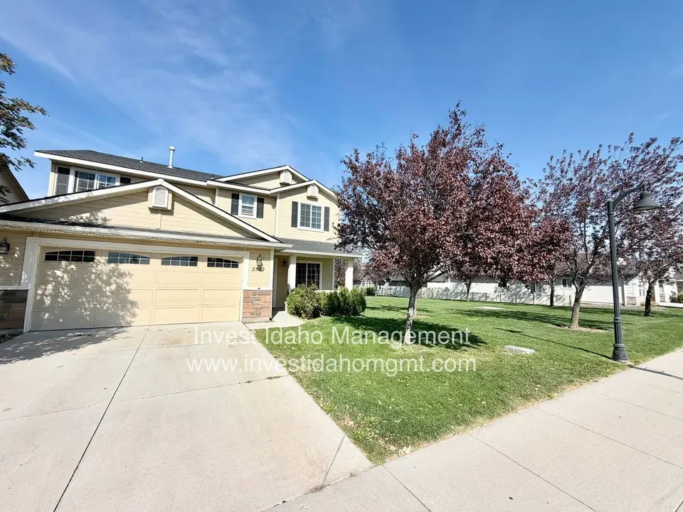 4 Bed 2 Bath Modern Contemporary Residence in Meridian, ID - 3