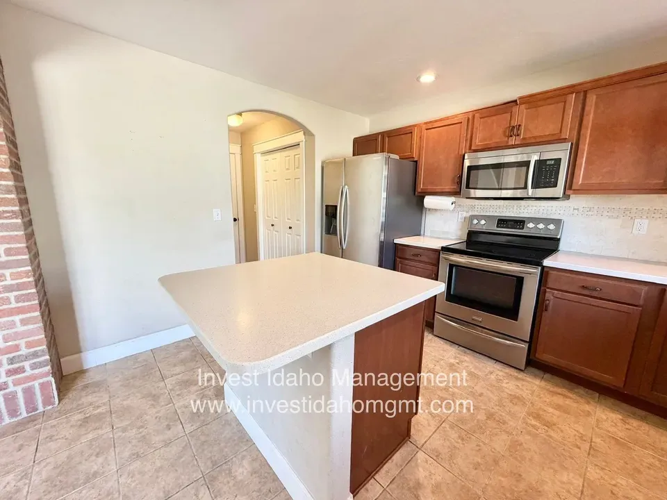 4 Bed 2 Bath Modern Contemporary Residence in Meridian, ID - 5