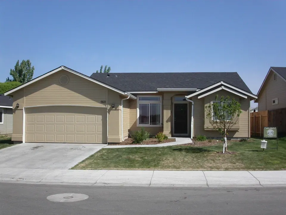 4 Bed 2 Bath Modern Contemporary Residence in Meridian, ID