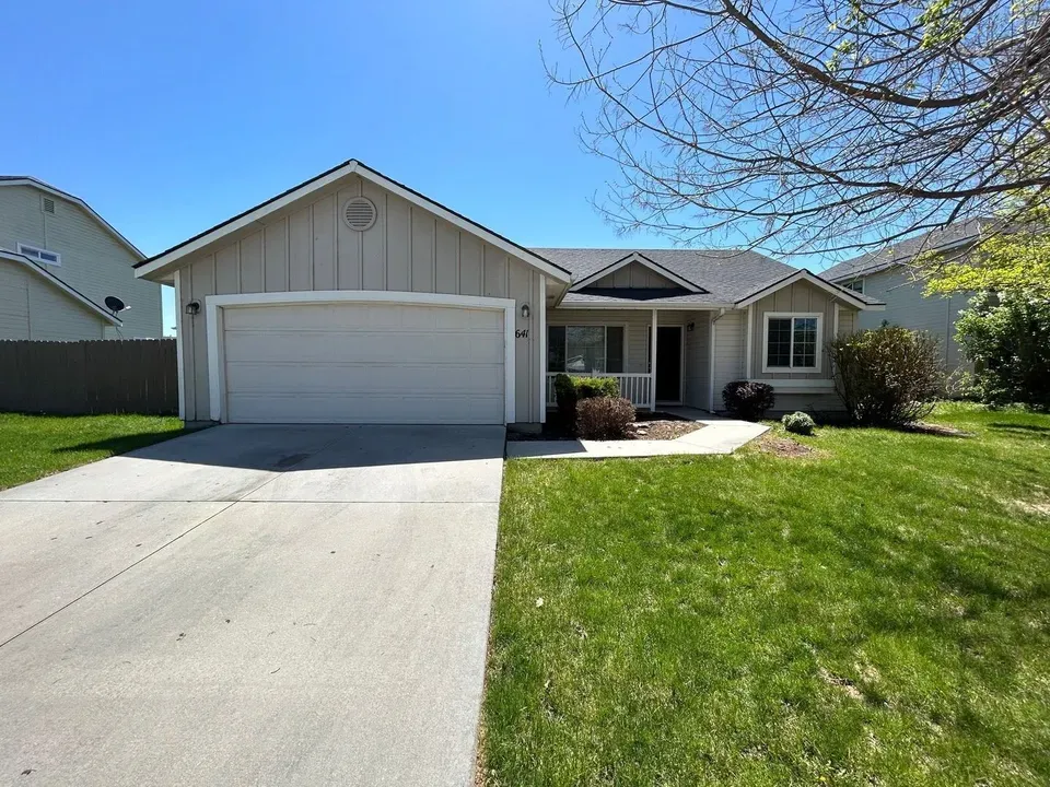 4 Bed 2 Bath Modern Contemporary Residence in Meridian, ID - 1