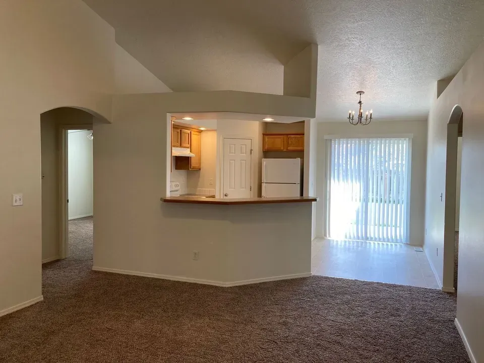 4 Bed 2 Bath Modern Contemporary Residence in Meridian, ID - 2