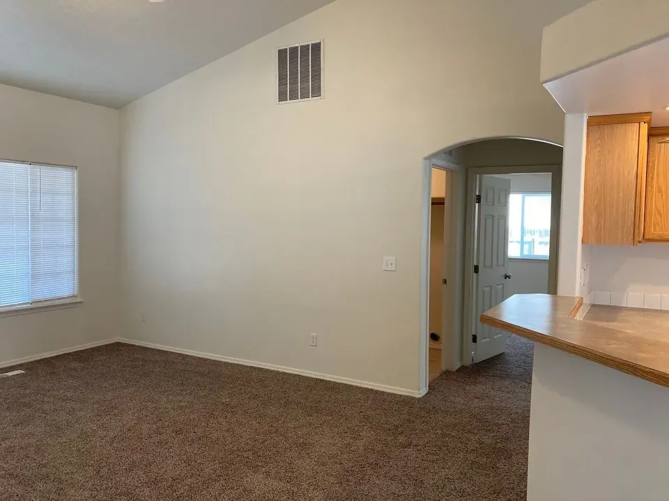 4 Bed 2 Bath Modern Contemporary Residence in Meridian, ID - 4