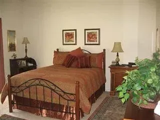 4 Bed 2 Bath Modern Contemporary Residence in Meridian, ID - 3