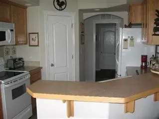 4 Bed 2 Bath Modern Contemporary Residence in Meridian, ID - 5