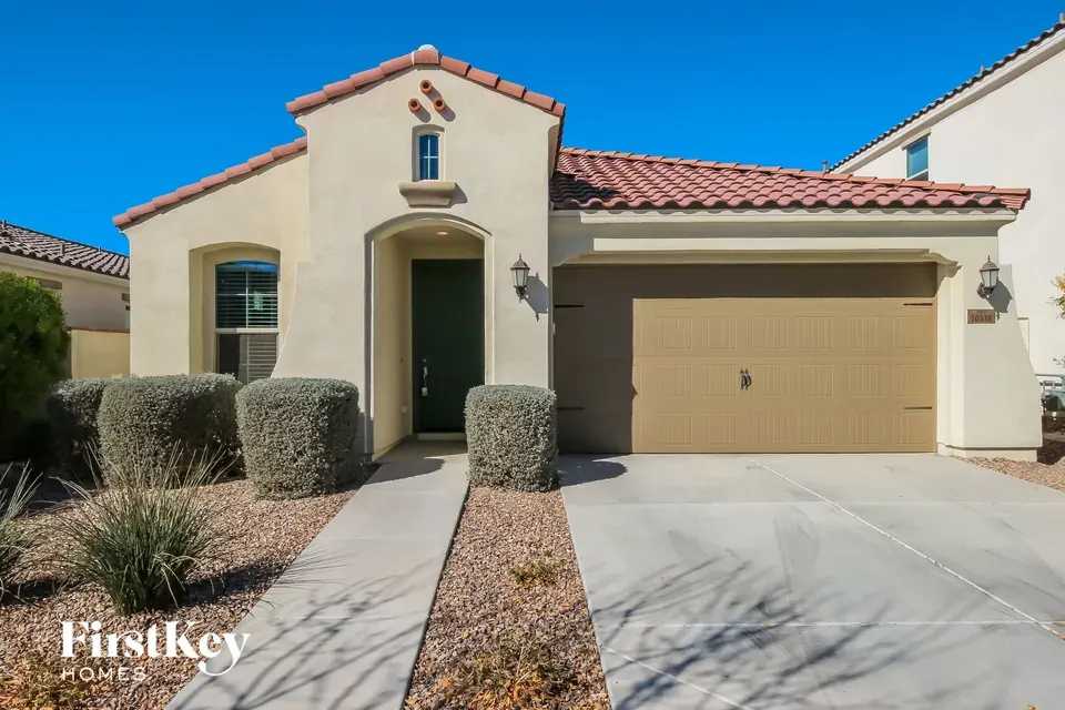 4 Bed 2 Bath Modern Contemporary Residence in Mesa, AZ