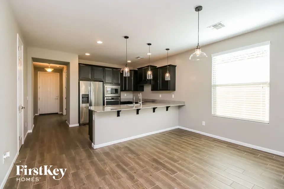 4 Bed 2 Bath Modern Contemporary Residence in Mesa, AZ - 5
