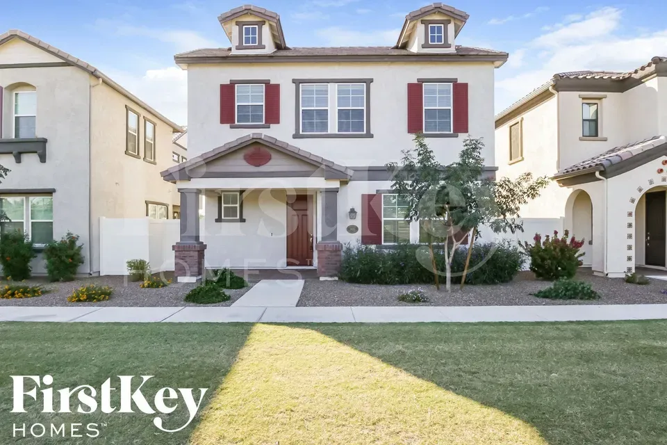 4 Bed 2 Bath Modern Contemporary Residence in Mesa, AZ