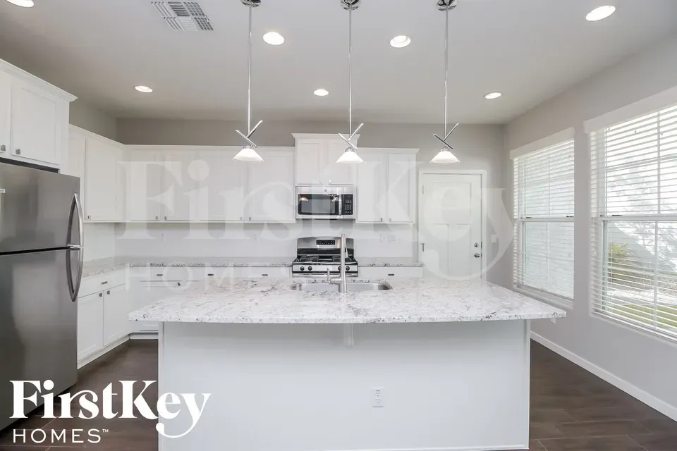 4 Bed 2 Bath Modern Contemporary Residence in Mesa, AZ - 5