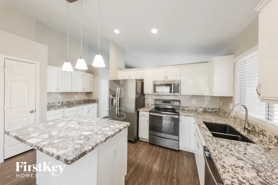 4 Bed 2 Bath Modern Contemporary Residence in Mesa, AZ - 4