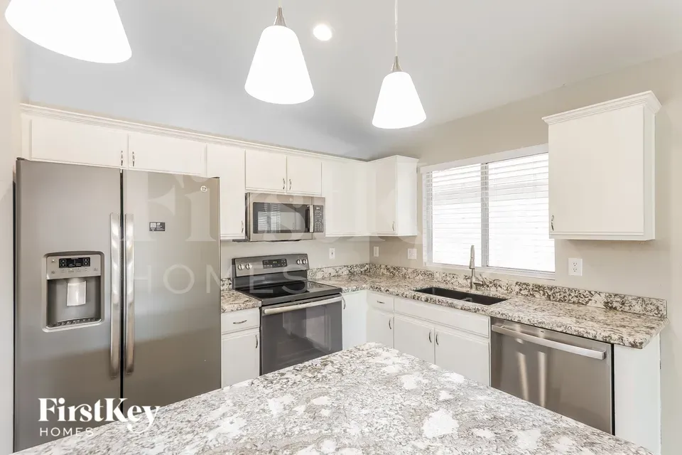 4 Bed 2 Bath Modern Contemporary Residence in Mesa, AZ - 5