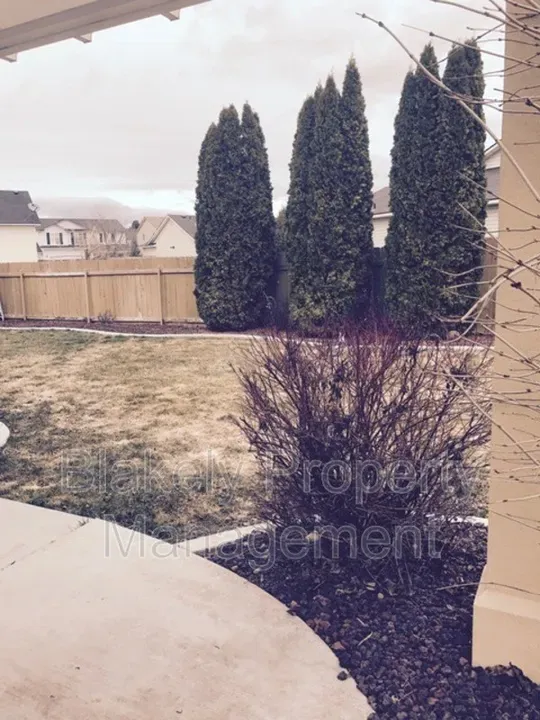 4 Bed 2 Bath Modern Contemporary Residence in Nampa, ID - 4