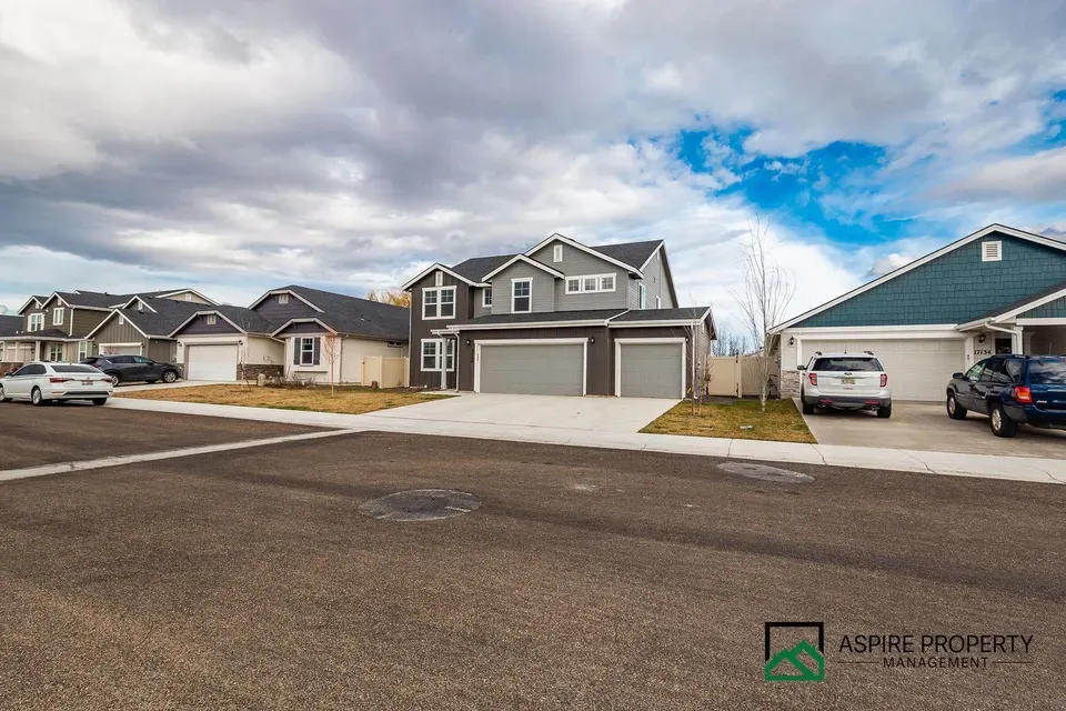 4 Bed 2 Bath Modern Contemporary Residence in Nampa, ID - 4
