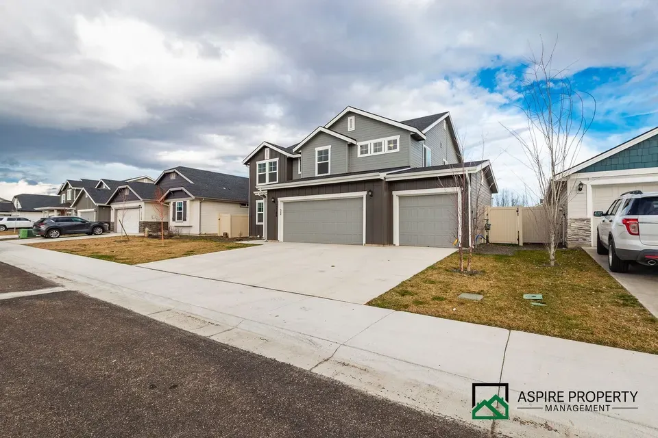 4 Bed 2 Bath Modern Contemporary Residence in Nampa, ID - 5