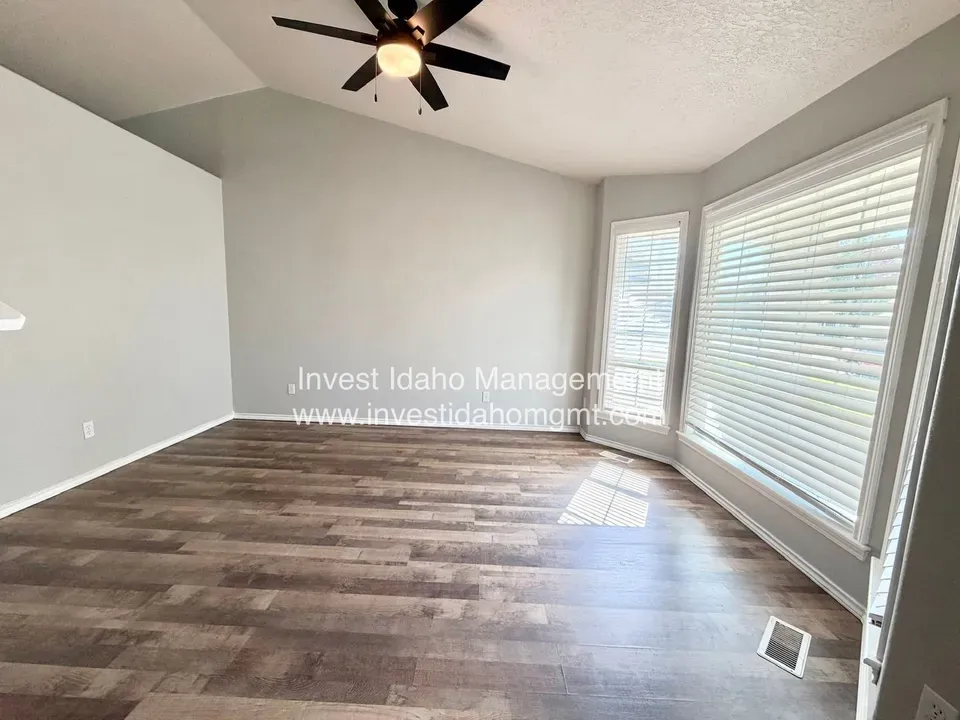 4 Bed 2 Bath Modern Contemporary Residence in Nampa, ID - 3