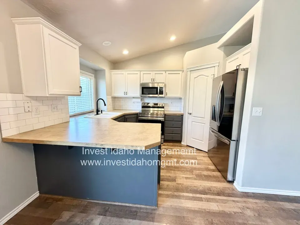 4 Bed 2 Bath Modern Contemporary Residence in Nampa, ID - 5