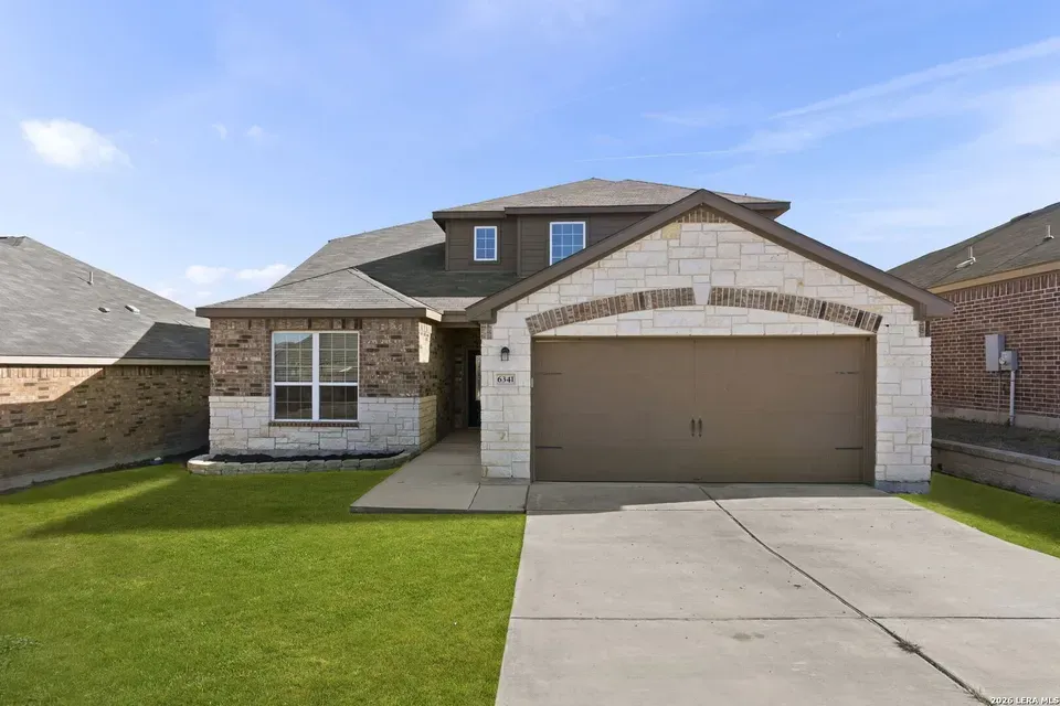 4 Bed 2 Bath Modern Contemporary Residence in New Braunfels, TX - 3