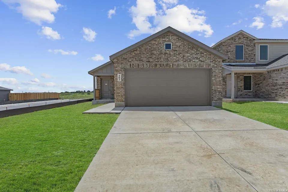 4 Bed 2 Bath Modern Contemporary Residence in New Braunfels, TX
