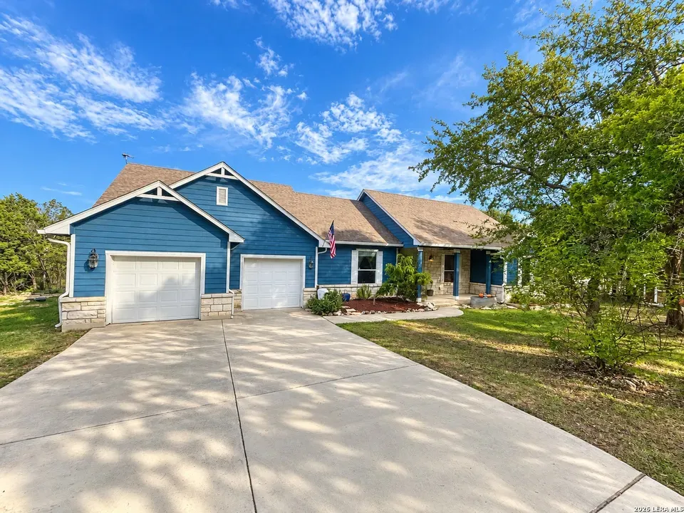 4 Bed 2 Bath Modern Contemporary Residence in New Braunfels, TX