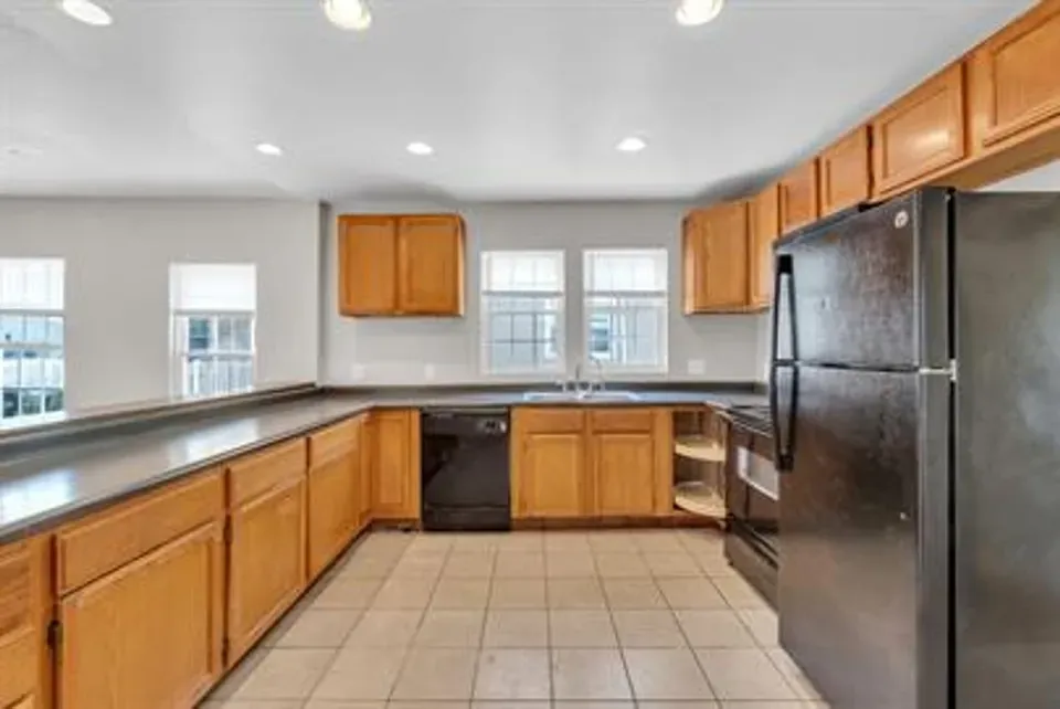 4 Bed 2 Bath Modern Contemporary Residence in Norfolk, VA - 5