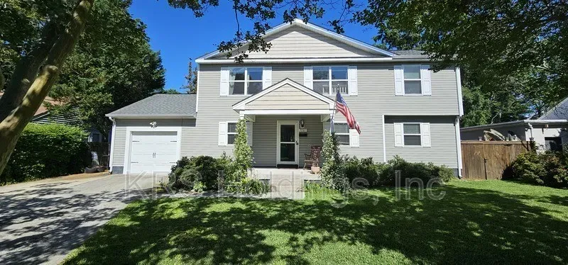 4 Bed 2 Bath Modern Contemporary Residence in Norfolk, VA
