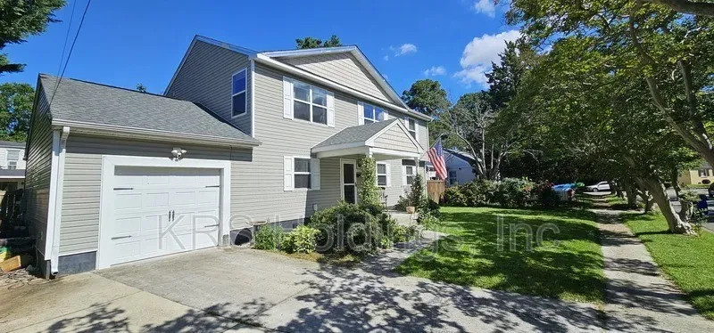 4 Bed 2 Bath Modern Contemporary Residence in Norfolk, VA - 4