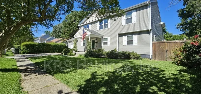 4 Bed 2 Bath Modern Contemporary Residence in Norfolk, VA - 5