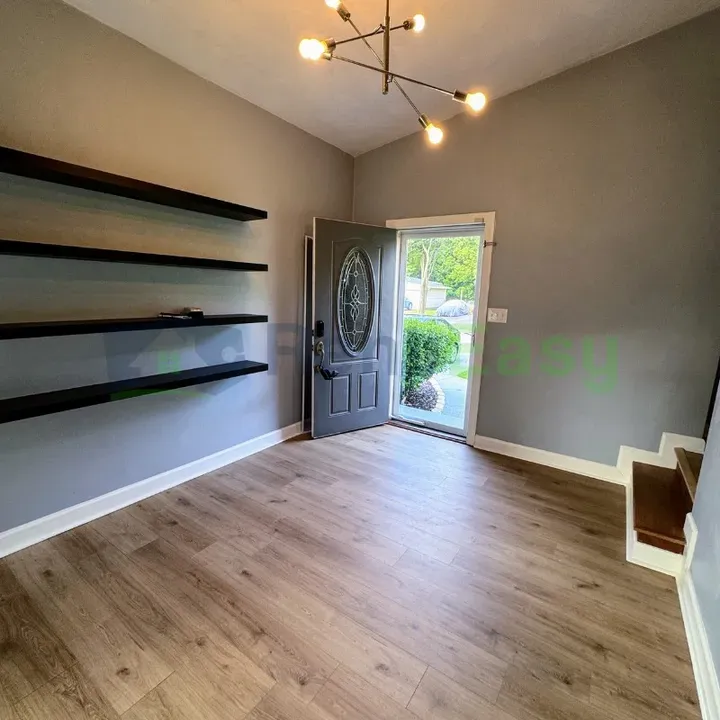 4 Bed 2 Bath Modern Contemporary Residence in Norfolk, VA - 3