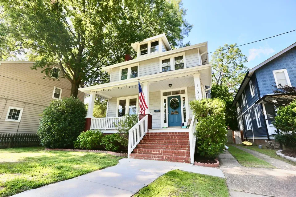 4 Bed 2 Bath Modern Contemporary Residence in Norfolk, VA