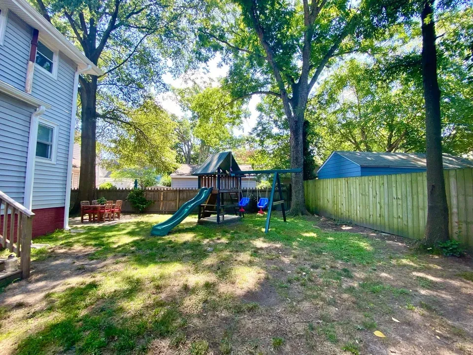 4 Bed 2 Bath Modern Contemporary Residence in Norfolk, VA - 4
