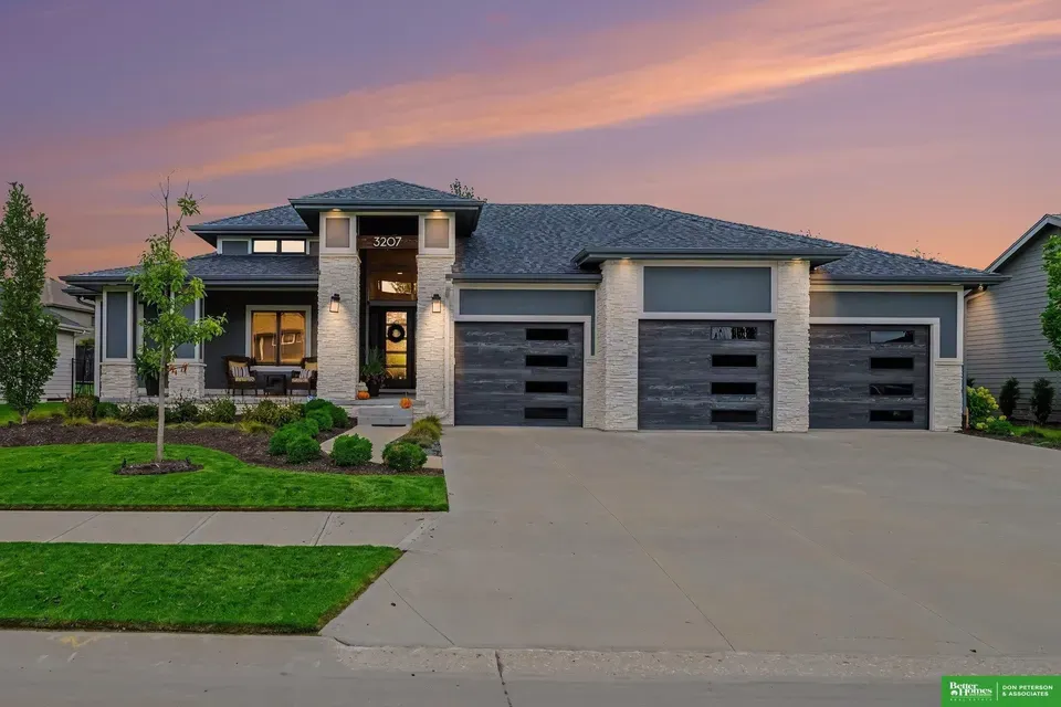 4 Bed 2 Bath Modern Contemporary Residence in Omaha, NE - 1