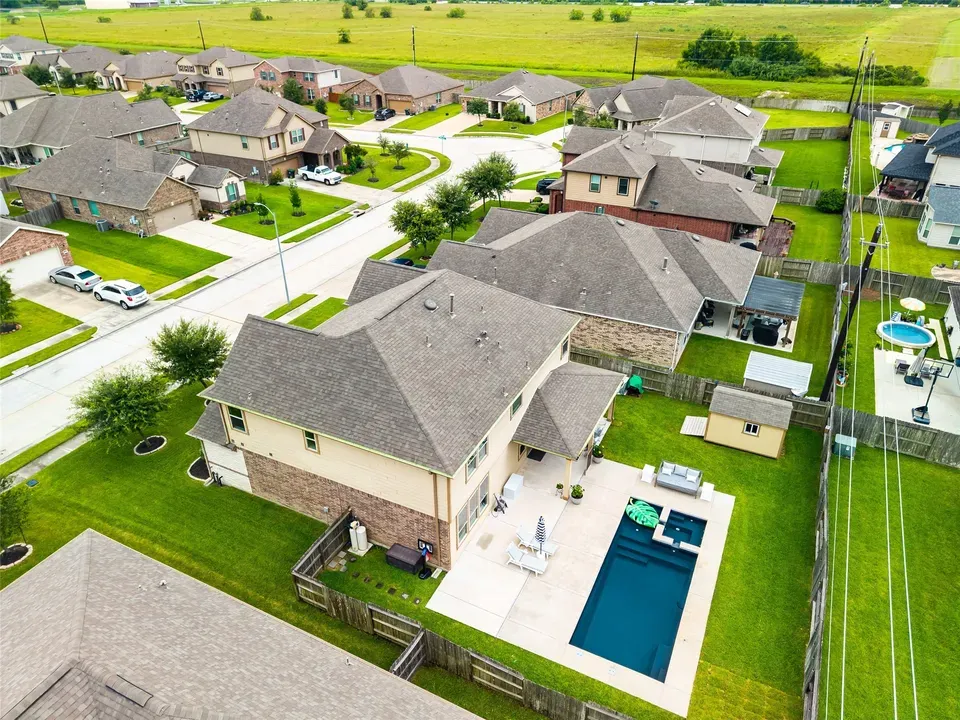 4 Bed 2 Bath Modern Contemporary Residence in Pearland, TX - 2