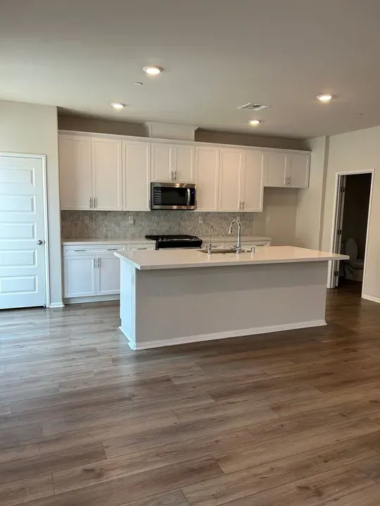 4 Bed 2 Bath Modern Contemporary Residence in Temecula, CA - 4
