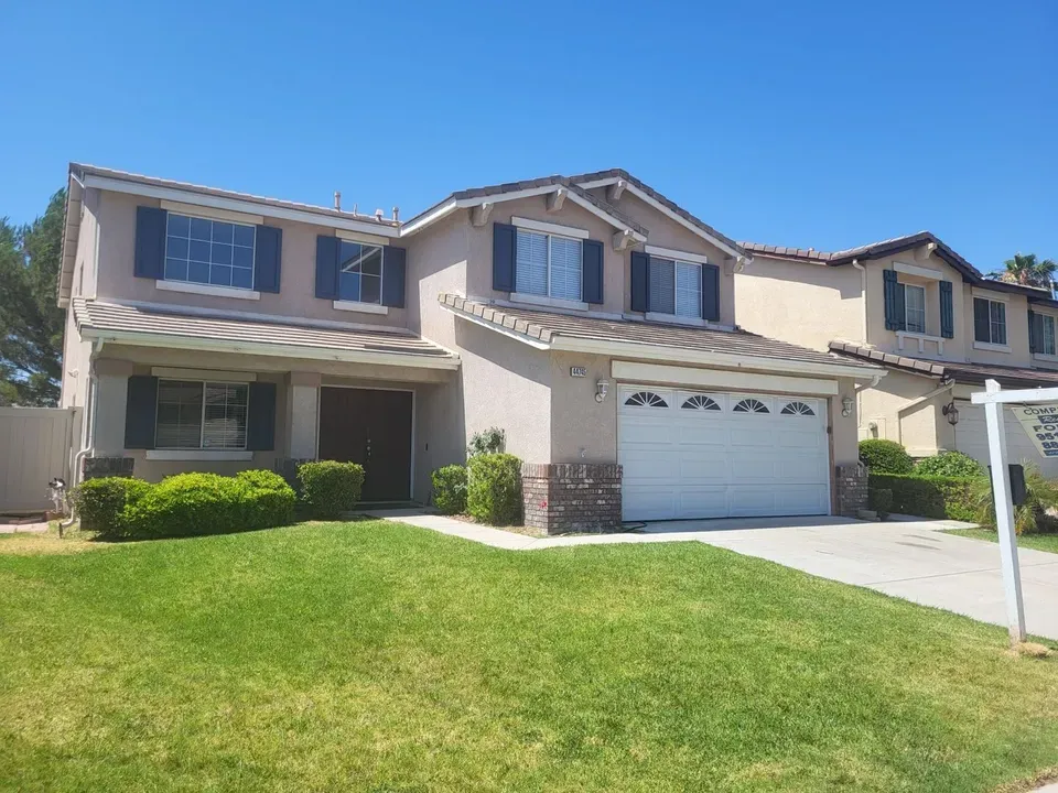 4 Bed 2 Bath Modern Contemporary Residence in Temecula, CA