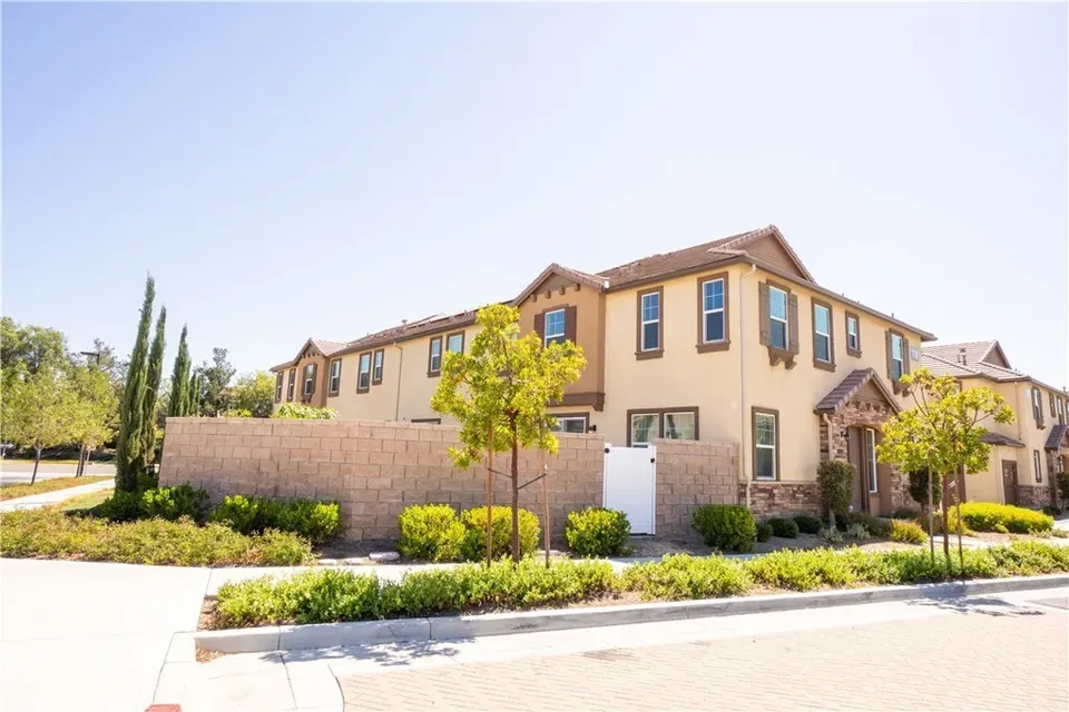 4 Bed 2 Bath Modern Contemporary Residence in Temecula, CA - 3