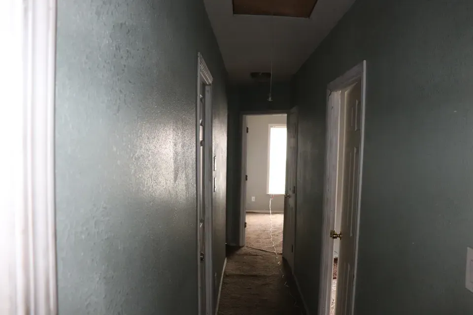 4 Bed 2 Bath Modern Contemporary Residence in Topeka, KS - 3
