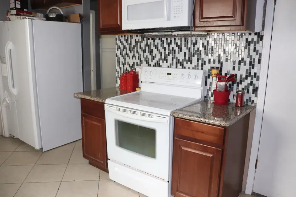 4 Bed 2 Bath Modern Contemporary Residence in Topeka, KS - 5