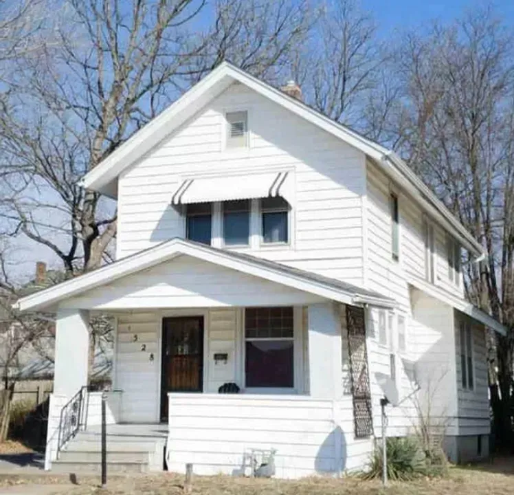 4 Bed 2 Bath Modern Contemporary Residence in Topeka, KS