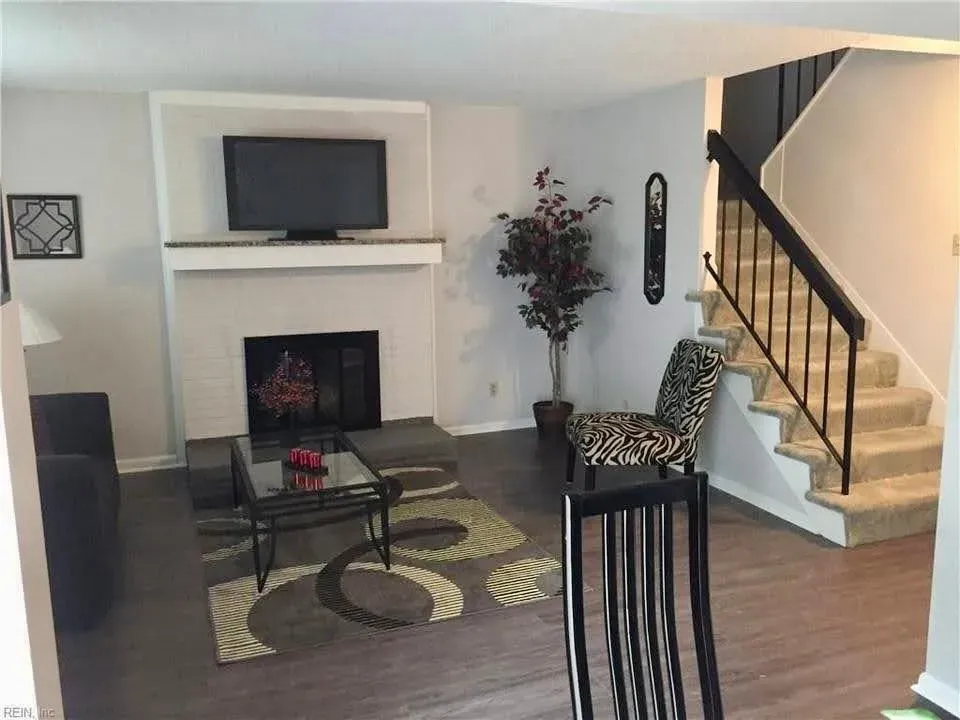 4 Bed 2 Bath Modern Contemporary Residence in Virginia Beach, VA - 5