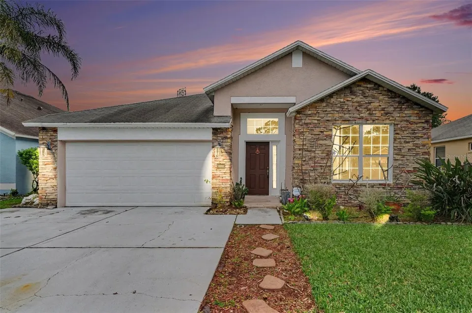 4 Bed 2 Bath Modern Farmhouse in Orlando, FL