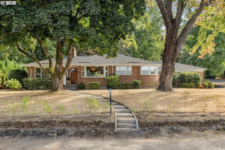 4 Bed 2 Bath Modern Farmhouse in Portland, OR