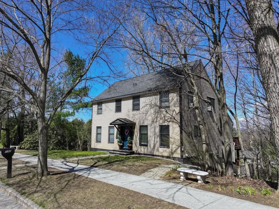 4 Bed 2 Bath Multi-Unit Residential Property in Burlington, VT - 2