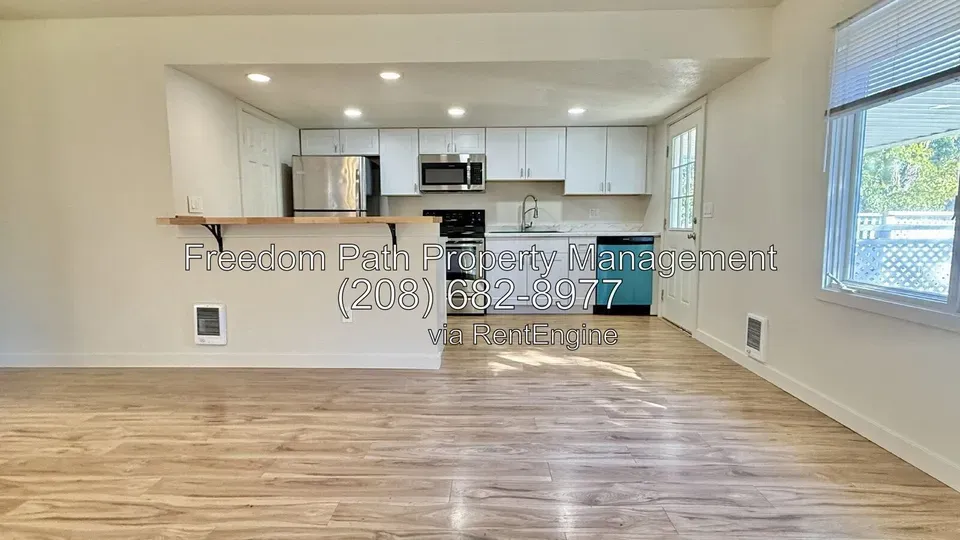 4 Bed 2 Bath Multi-Unit Residential Property in Coeur d Alene, ID - 3