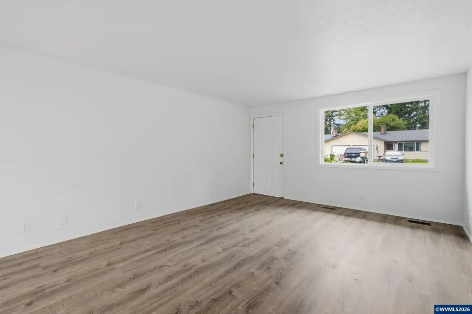 4 Bed 2 Bath Multi-Unit Residential Property in Corvallis, OR - 5