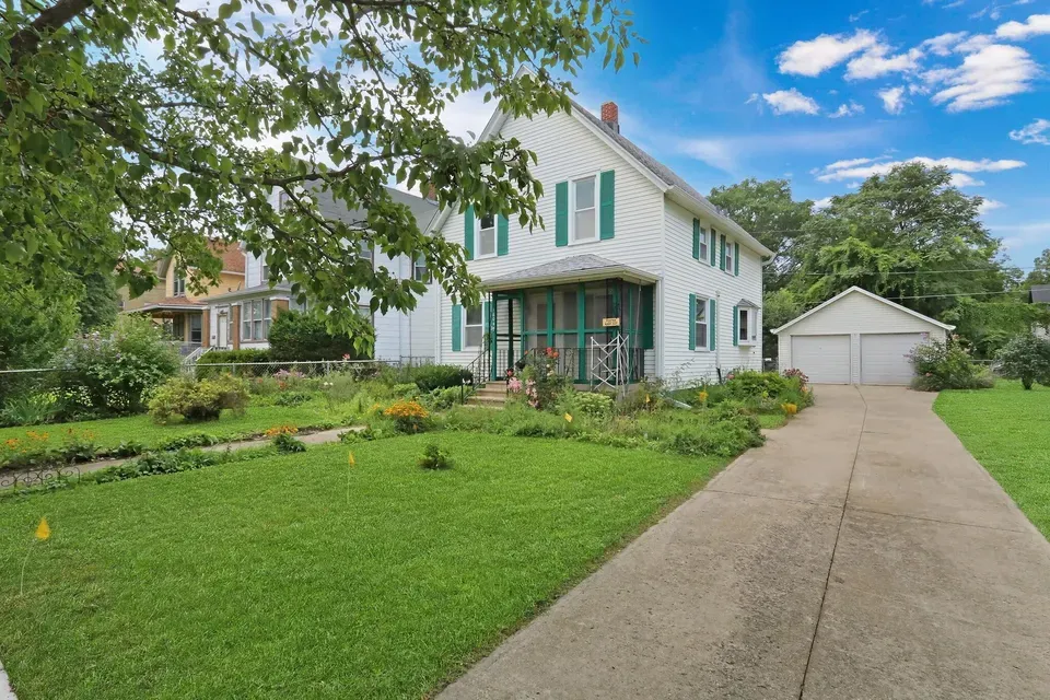4 Bed 2 Bath Multi-Unit Residential Property in Kenosha, WI - 1
