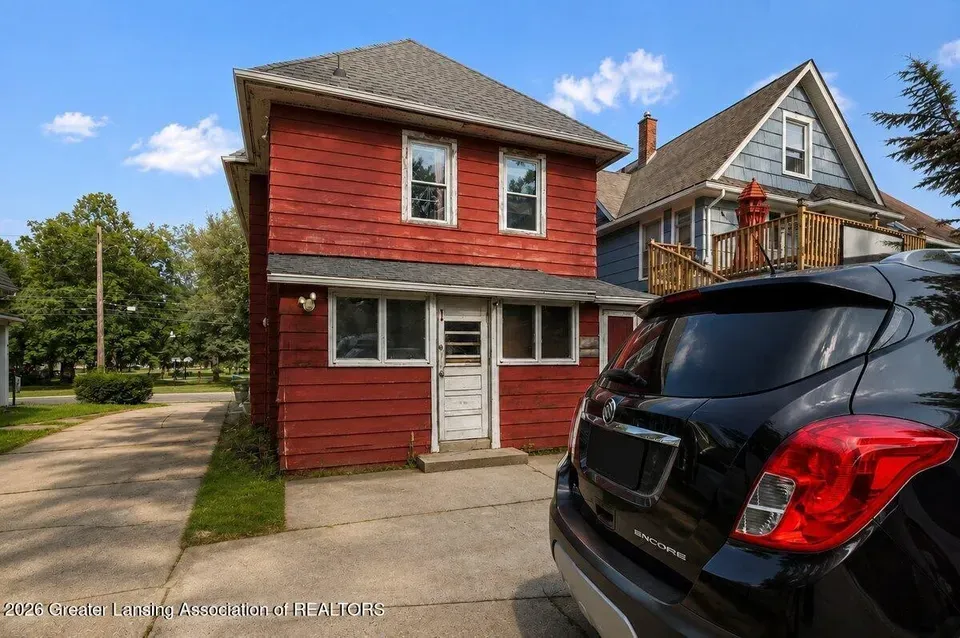 4 Bed 2 Bath Multi-Unit Residential Property in Lansing, MI - 3